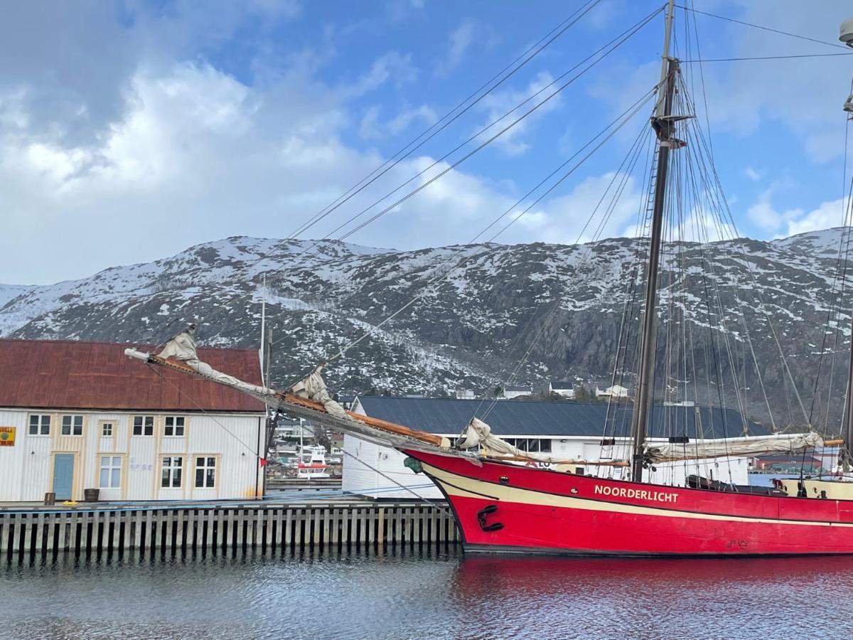 1. Etg I Dampskipsbrygga, Lodingen Havn Exterior photo