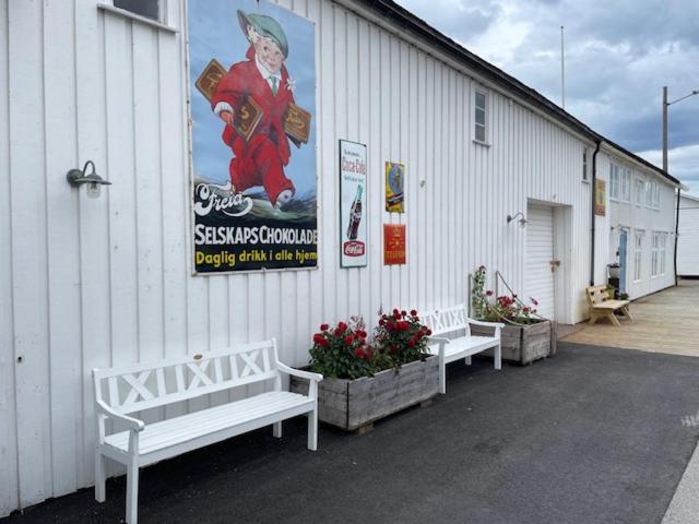 1. Etg I Dampskipsbrygga, Lodingen Havn Exterior photo